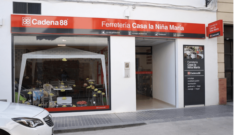 Nuevo modelo de ferretería Cadena 88 en Fernán Núñez