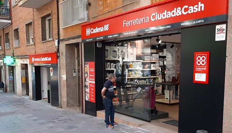 Ferretería Ciudad&Cash consolida su futuro en Barcelona