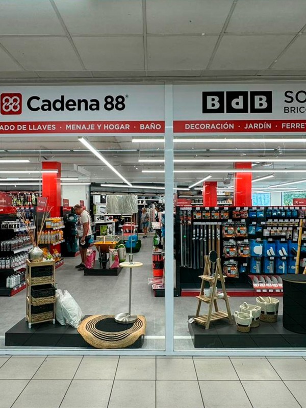 SOPAM inaugura su ferretería Cadena88 en Ciudad Rodrigo (Salamanca)