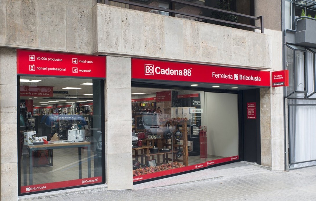 Nueva ferretería Bricofusta en Barcelona 4