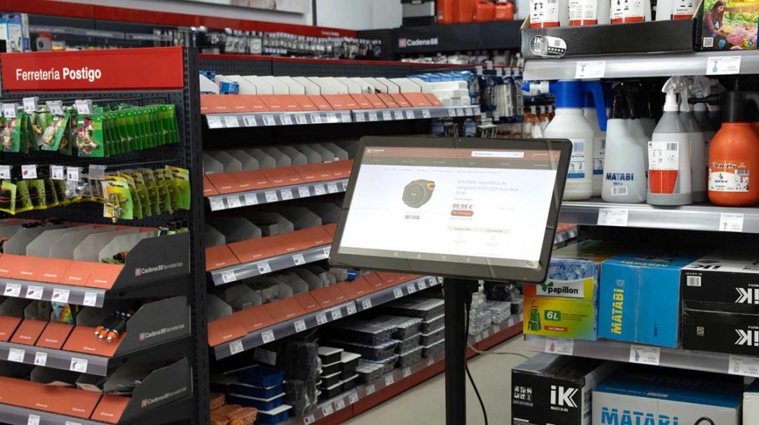 Ferretería Postigo se transforma por completo, gracias a Cadena88 3