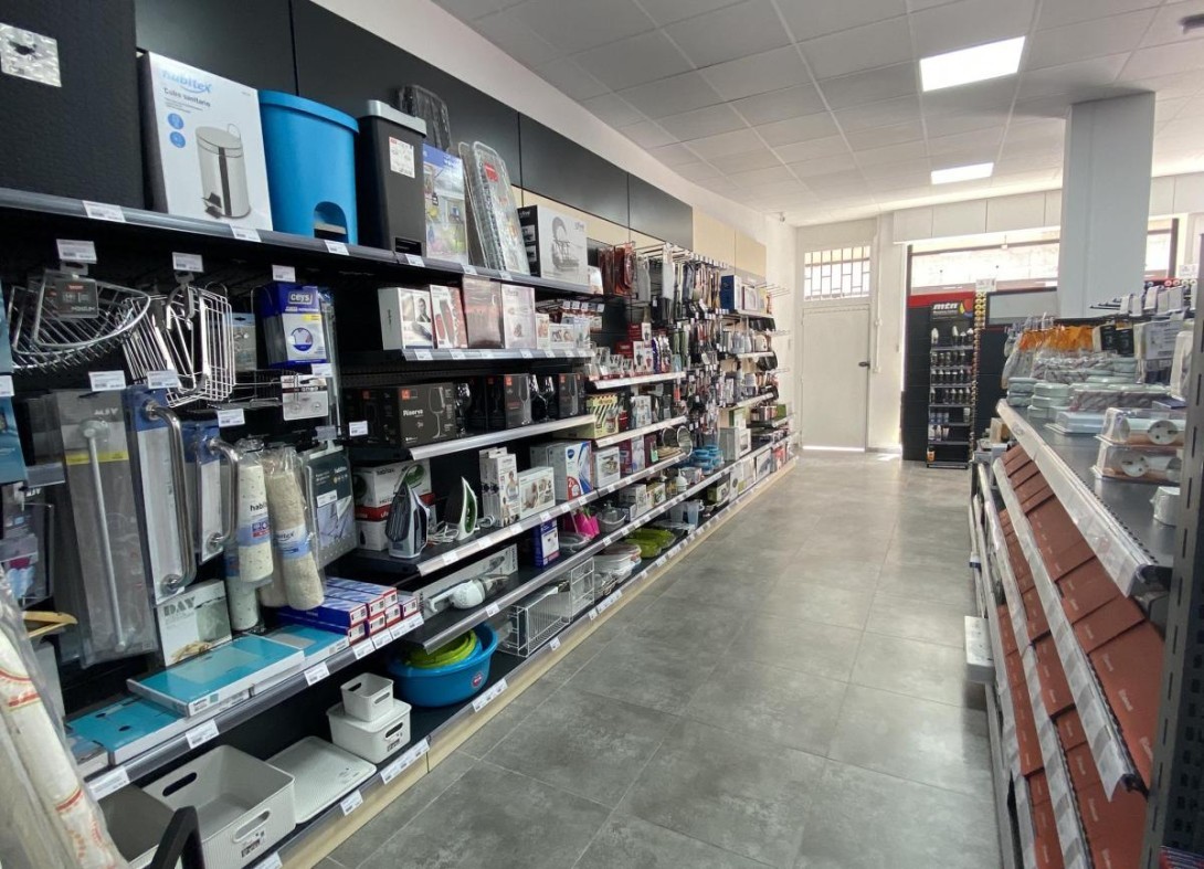 Ferretería Santa Cruz, la culminación del proyecto ferretero de Fran y Dolores