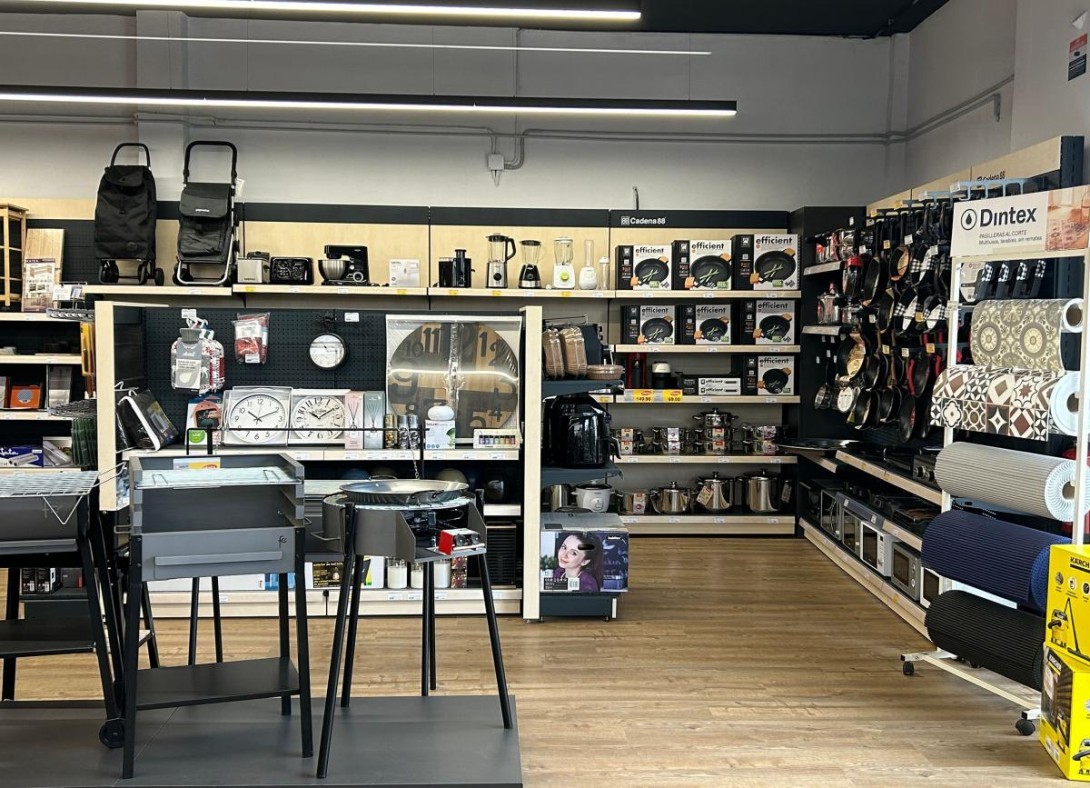 Inauguración de Ferretería s’Avinguda-Home en Manacor (Baleares). 1