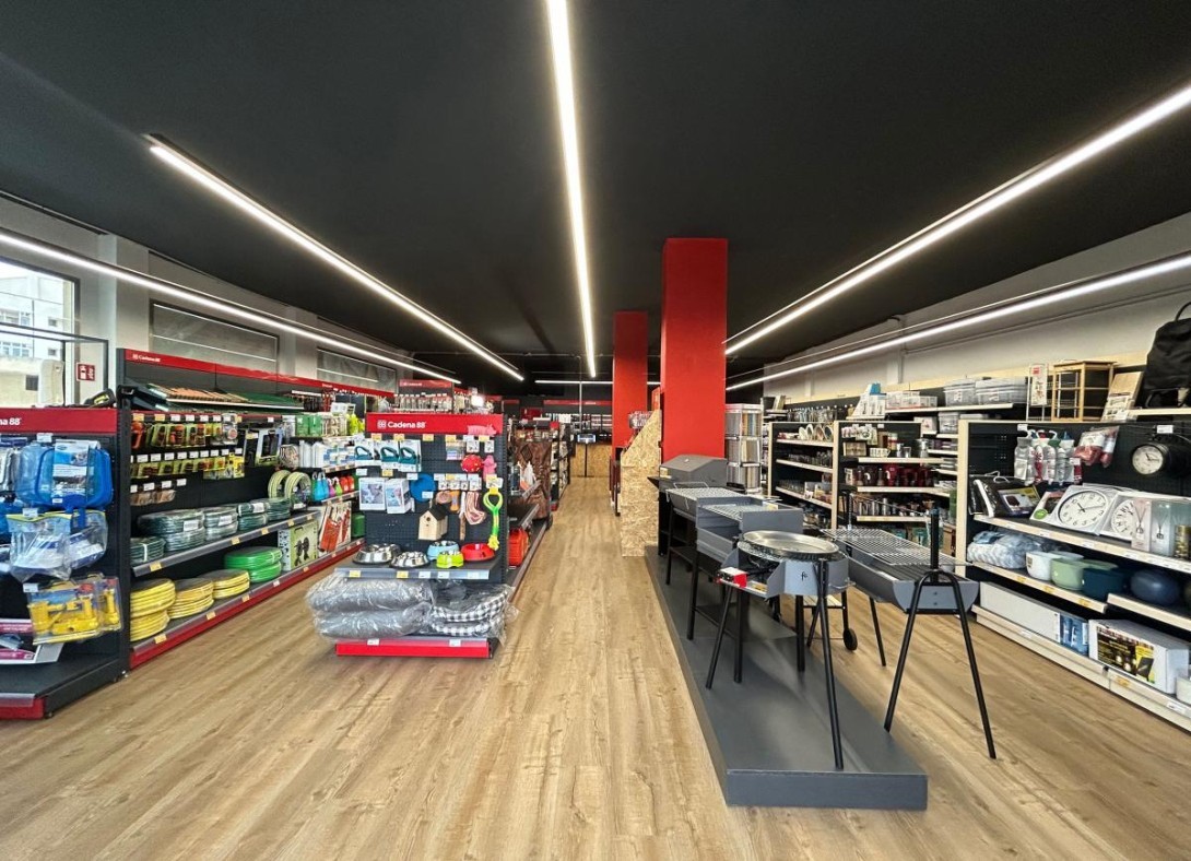 Inauguración de Ferretería s’Avinguda-Home en Manacor (Baleares).2