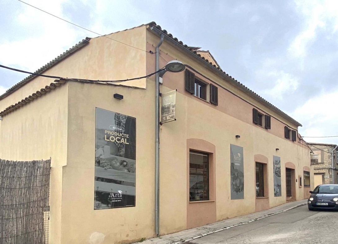 La Cooperativa de Artà en Mallorca amplía sus servicios con una ferretería Cadena88.