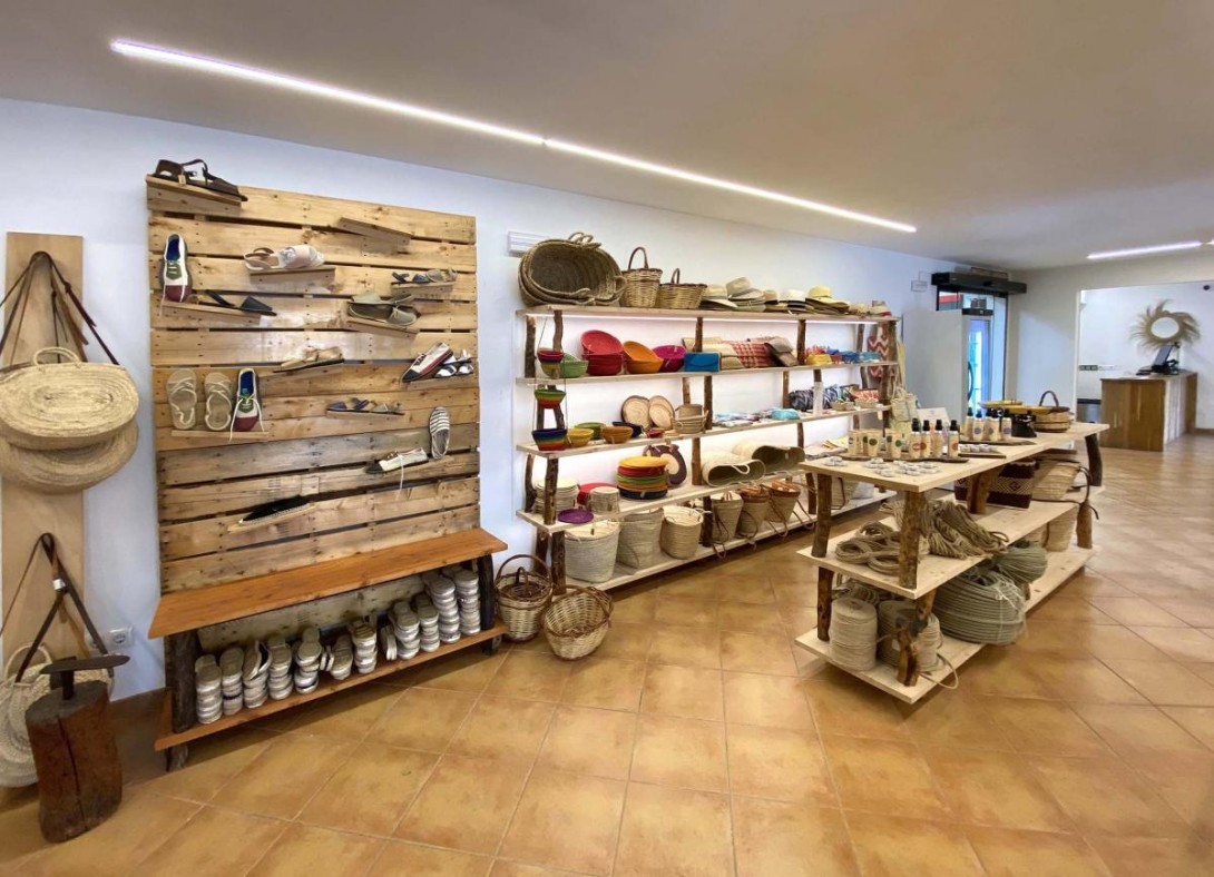 La Cooperativa de Artà en Mallorca amplía sus servicios con una ferretería Cadena88.