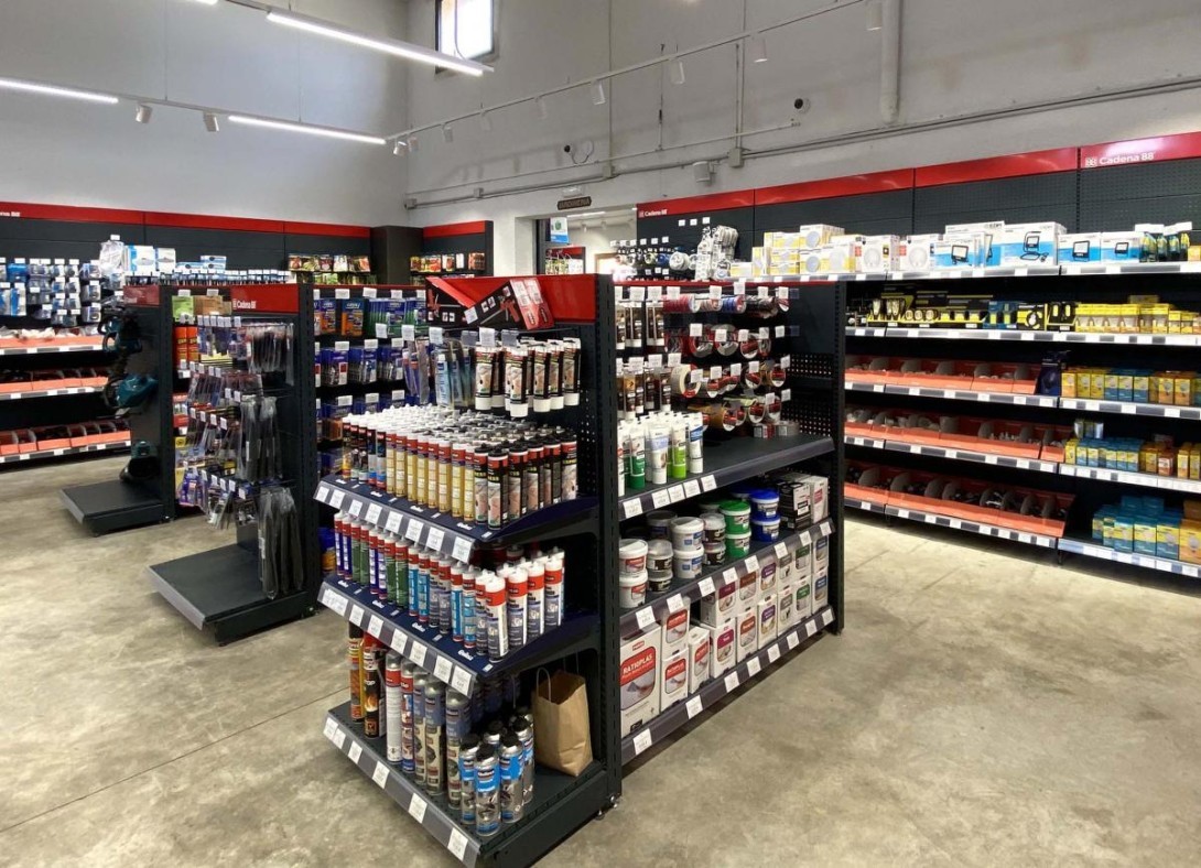 La Cooperativa de Artà en Mallorca amplía sus servicios con una ferretería Cadena88.