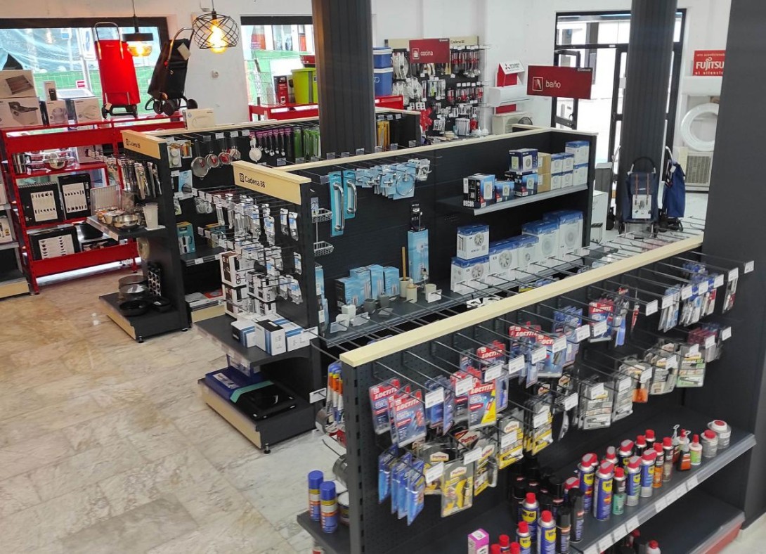 Suministros Eléctricos Morales inaugura su primera ferretería en Talavera de la Reina