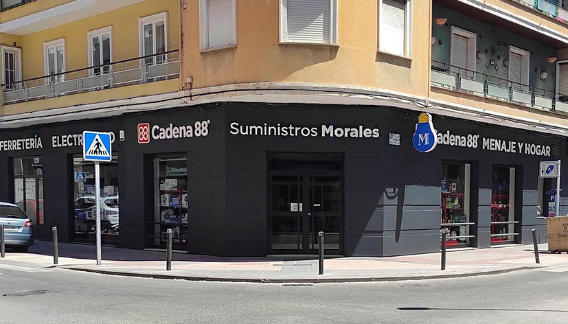 Suministros Eléctricos Morales inaugura su primera ferretería en Talavera de la Reina