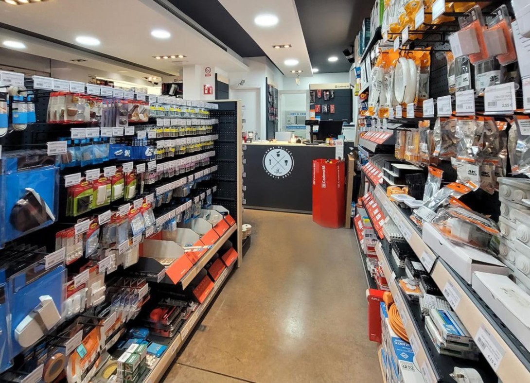 Home Helper, una ferretería integrada en un centro comercial